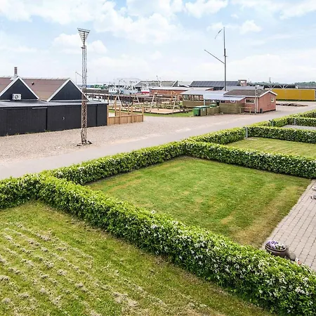 6 Person In Thyholm-by Traum * Thyholm