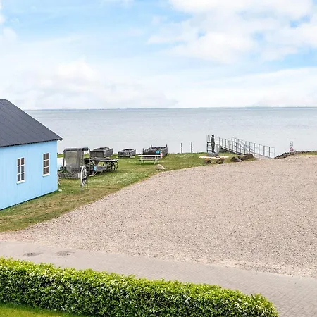 6 Person In Thyholm-by Traum *